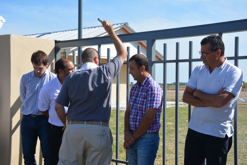 El Padre Lisandro Vitola bendijo las instalaciones