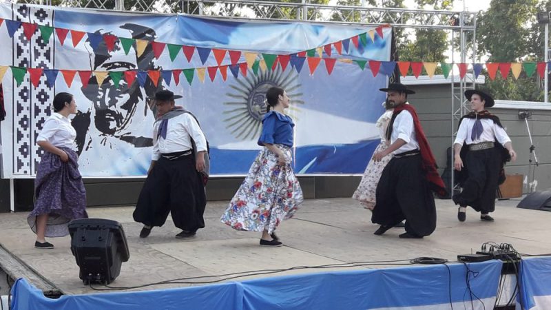 FIESTA POPULAR EN EL ANFITEATRO – Municipalidad de Rauch