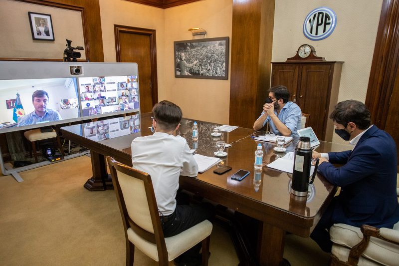 28 de octubre de 2020. El Gobernador de la provincia de Buenos Aires, Axel Kicillof, encabezo una videoconferencia con intendentes por el Fondo de Infraestructura Municipal. Foto: Mariano Sanda