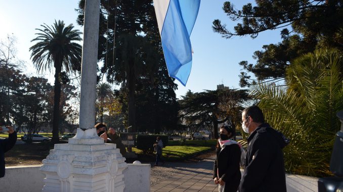 Izamiento Bandera