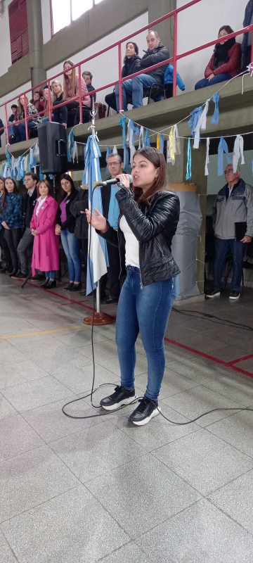 7 Sasha Allende